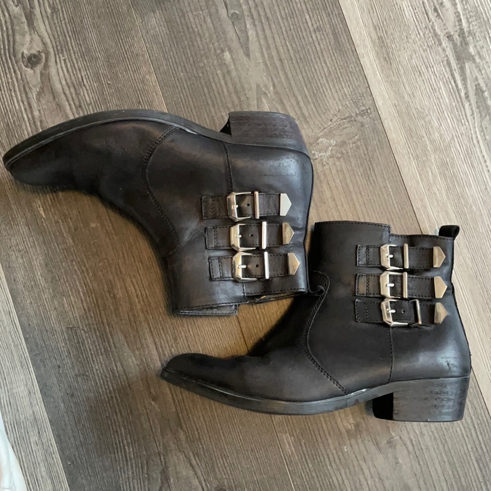 Used Aldo booties size 39